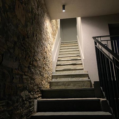 Ej Boutique Suites Милина Экстерьер фото