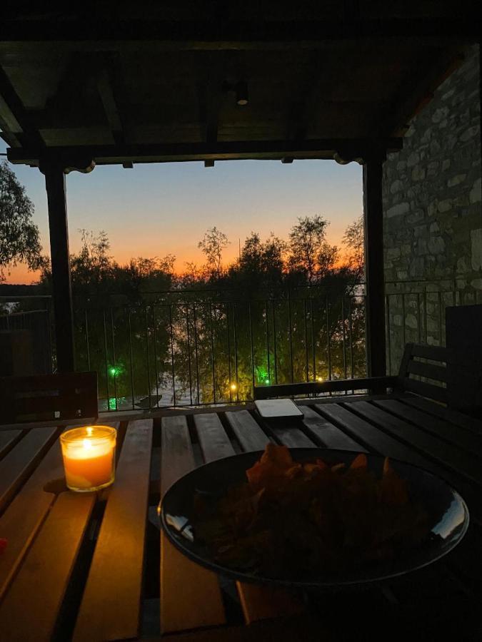 Ej Boutique Suites Милина Экстерьер фото