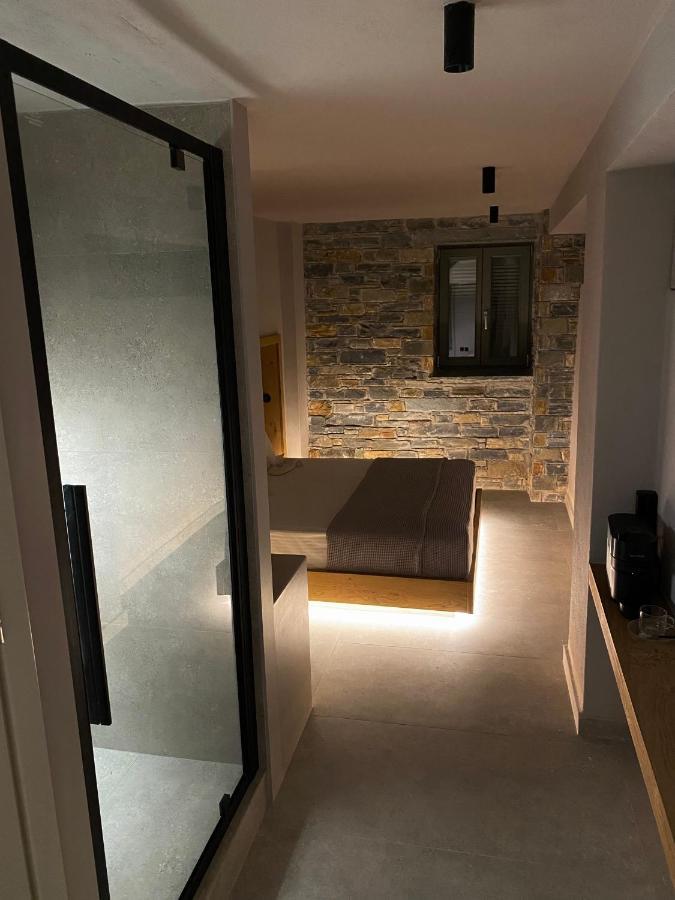 Ej Boutique Suites Милина Экстерьер фото