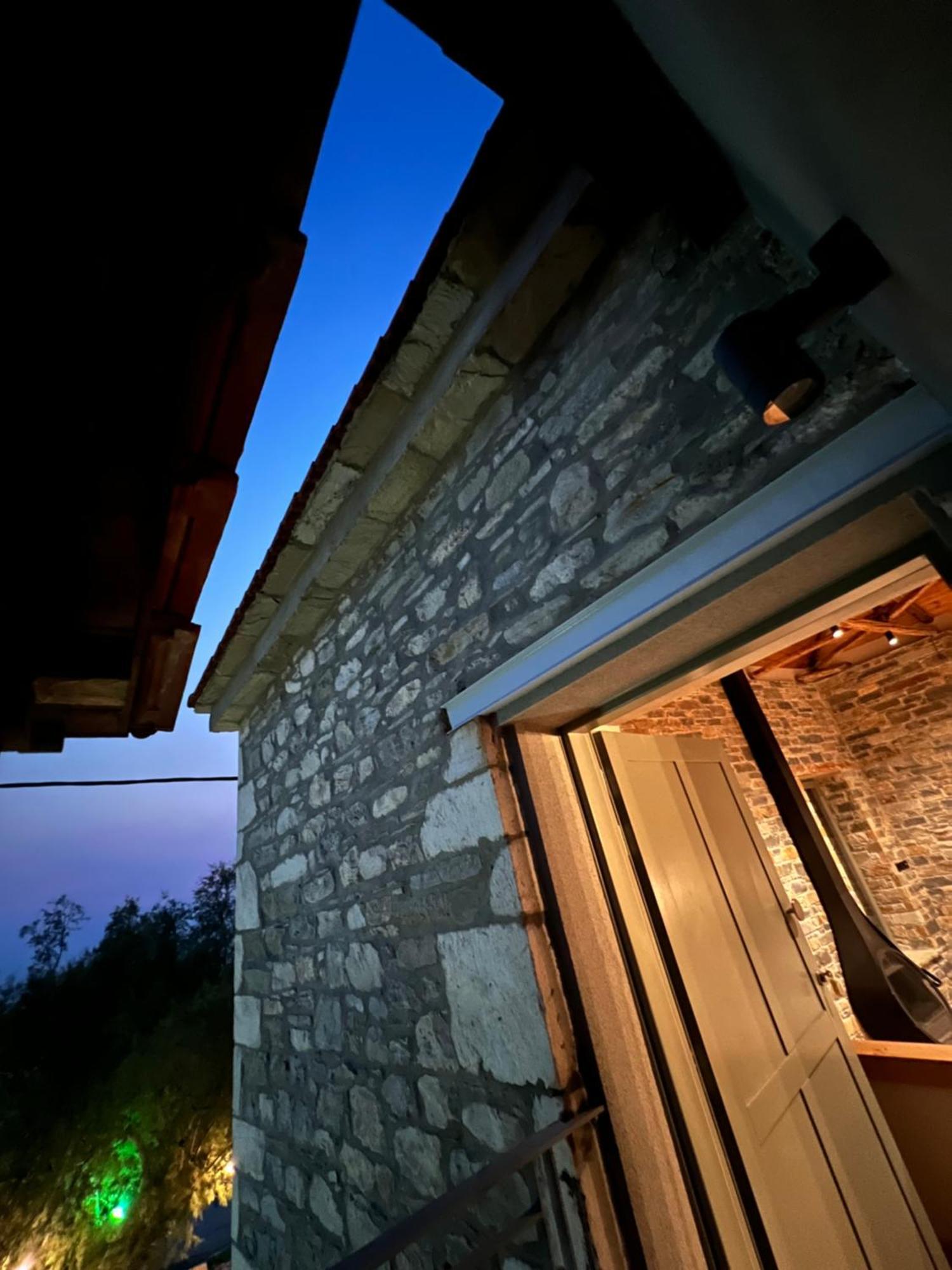 Ej Boutique Suites Милина Экстерьер фото
