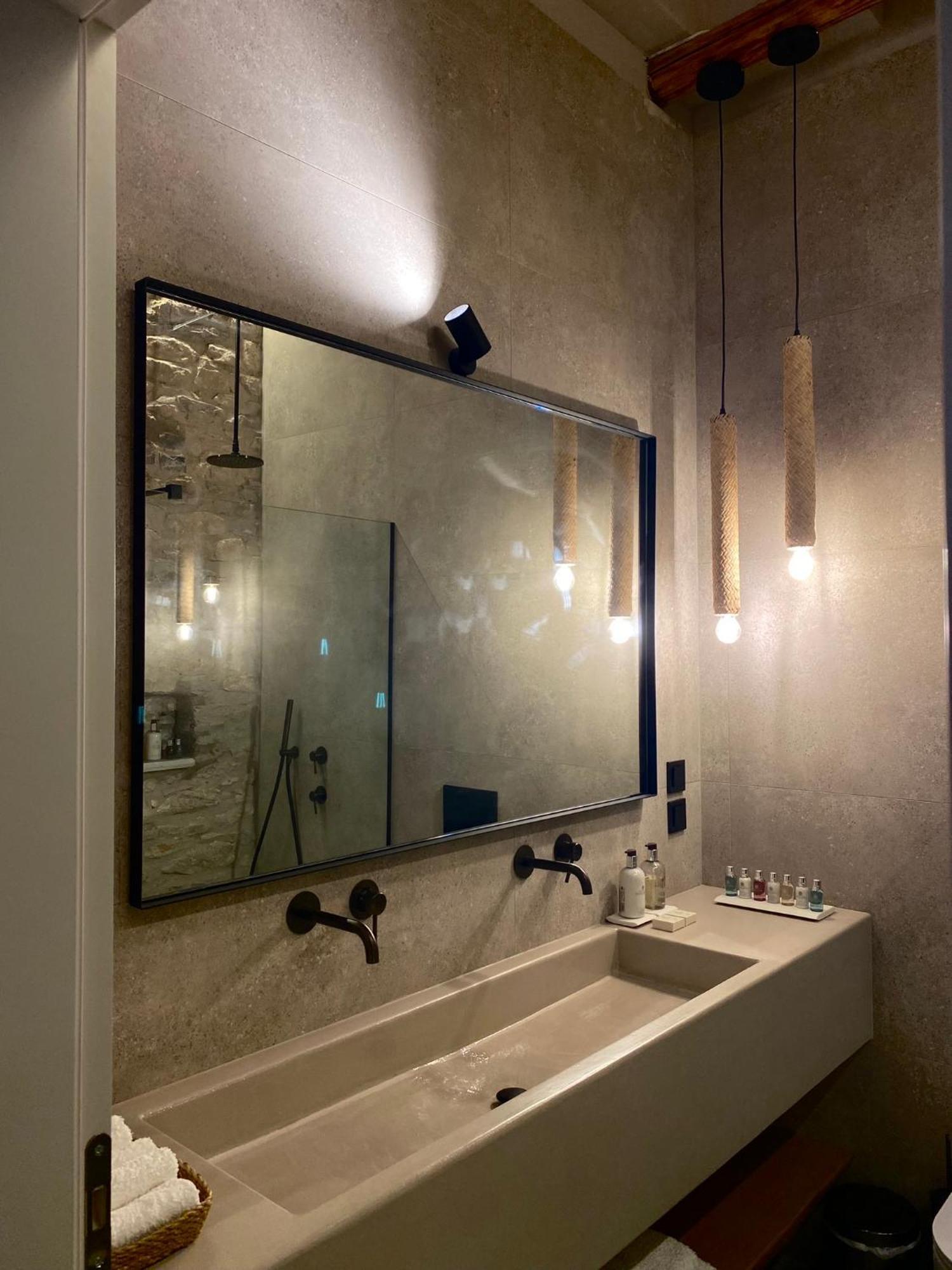 Ej Boutique Suites Милина Экстерьер фото