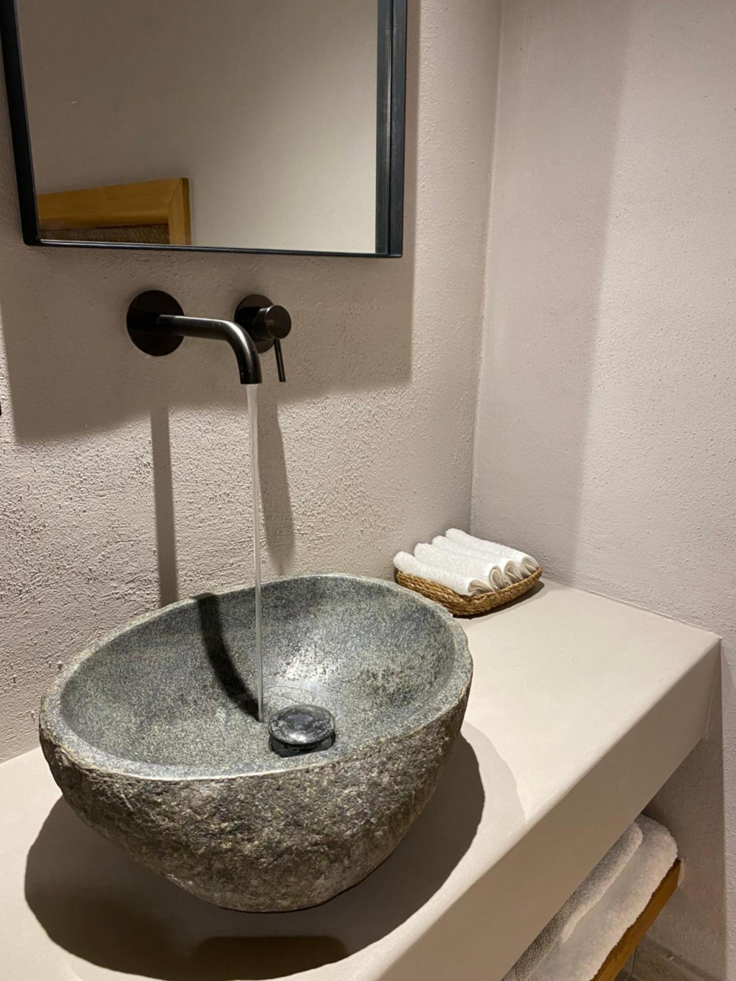 Ej Boutique Suites Милина Экстерьер фото