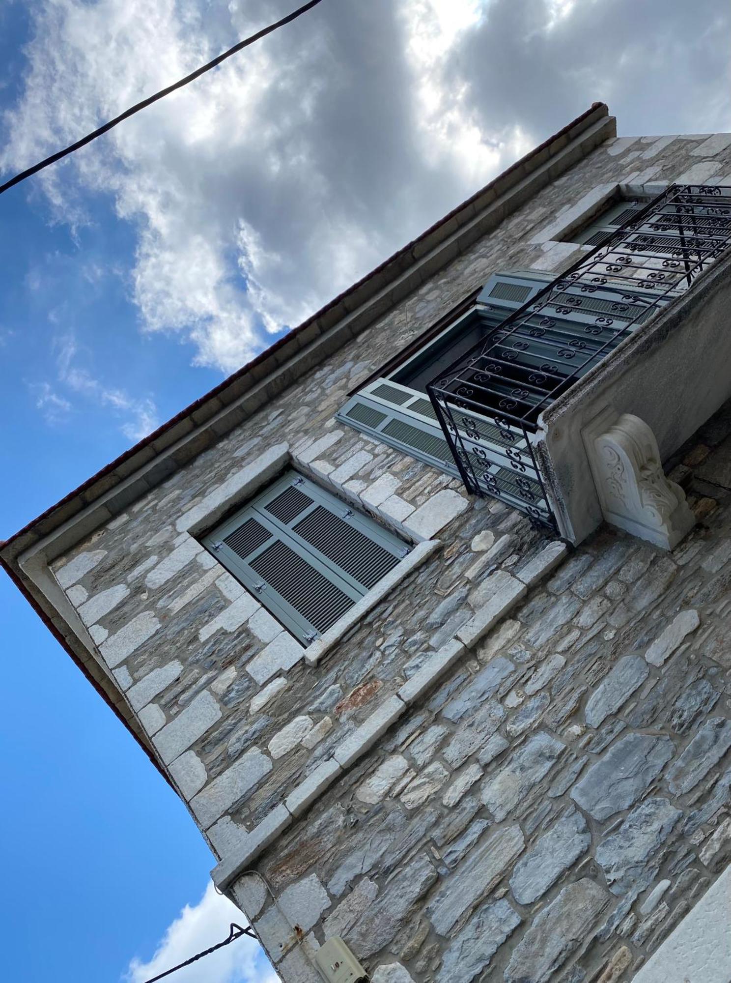 Ej Boutique Suites Милина Экстерьер фото